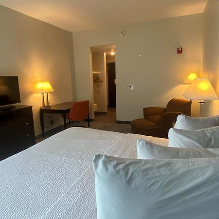 Wingate By Wyndham State Arena Raleigh/Cary Hotel Bagian luar foto
