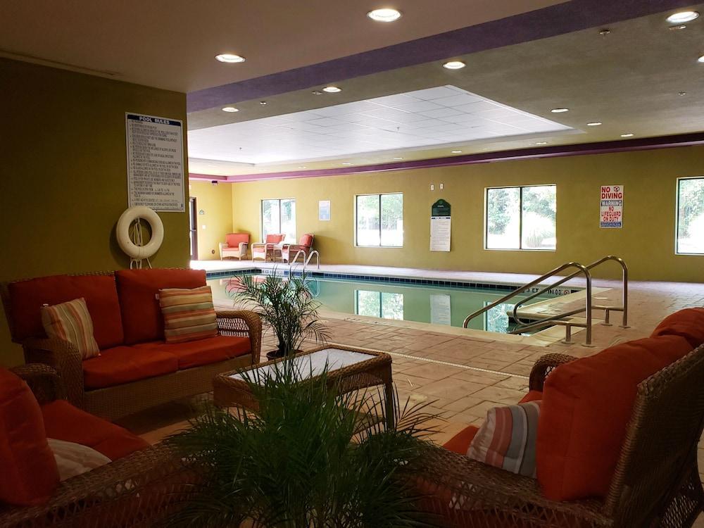 Wingate By Wyndham State Arena Raleigh/Cary Hotel Bagian luar foto