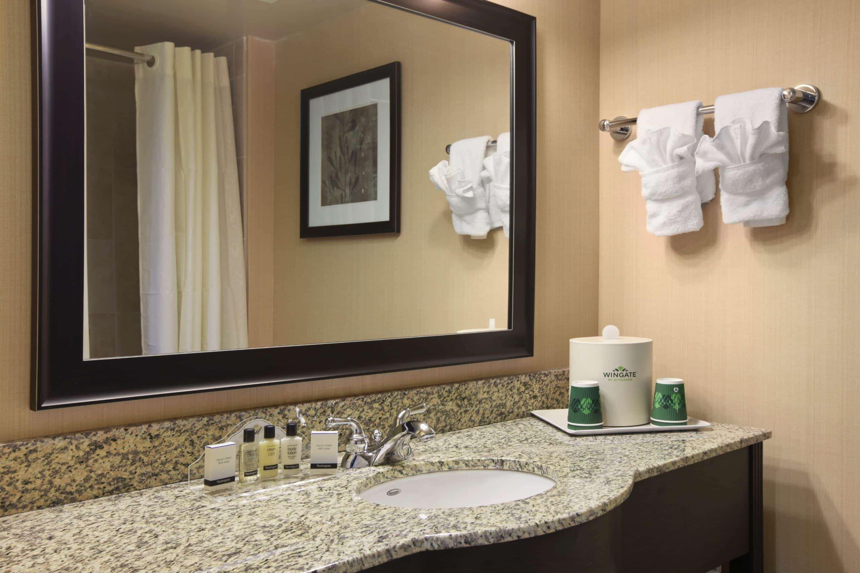 Wingate By Wyndham State Arena Raleigh/Cary Hotel Bagian luar foto