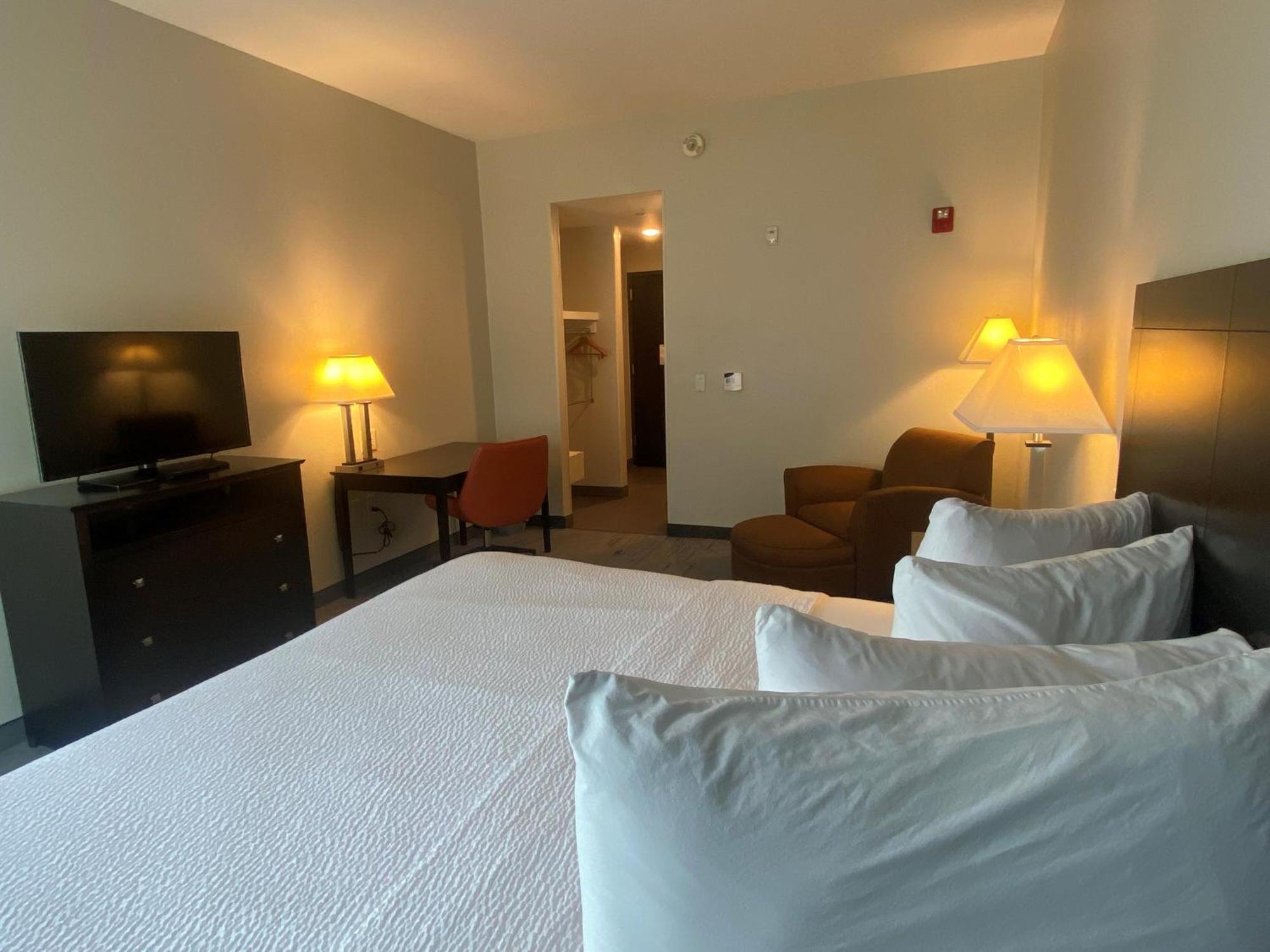 Wingate By Wyndham State Arena Raleigh/Cary Hotel Bagian luar foto
