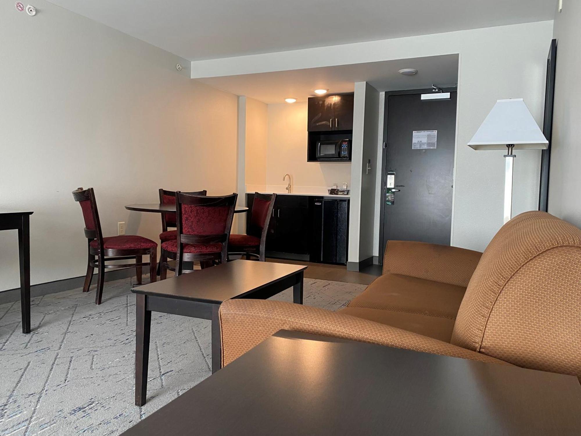 Wingate By Wyndham State Arena Raleigh/Cary Hotel Bagian luar foto