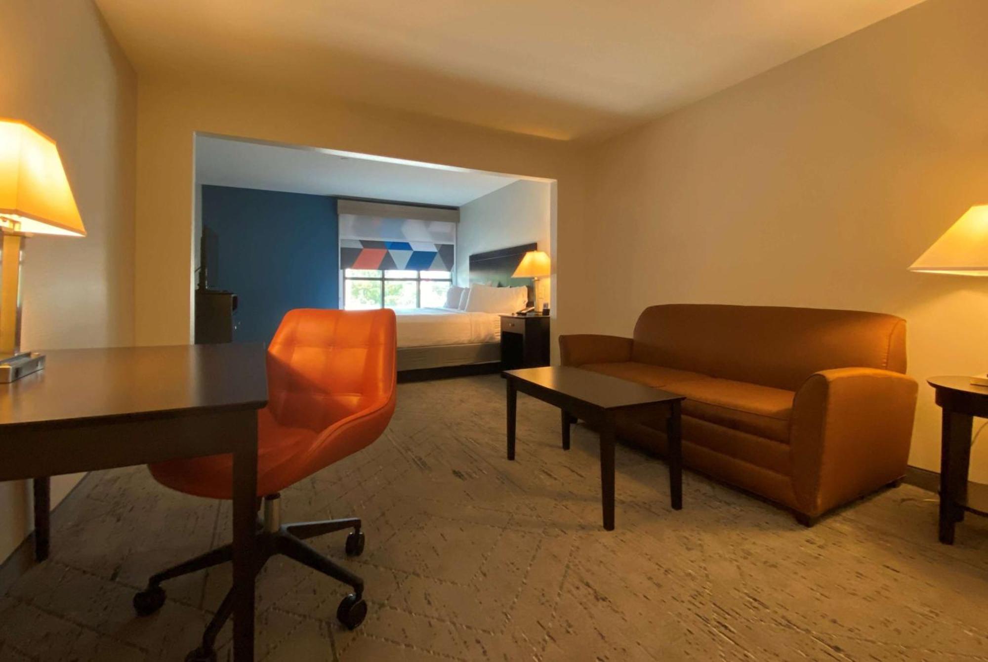 Wingate By Wyndham State Arena Raleigh/Cary Hotel Bagian luar foto