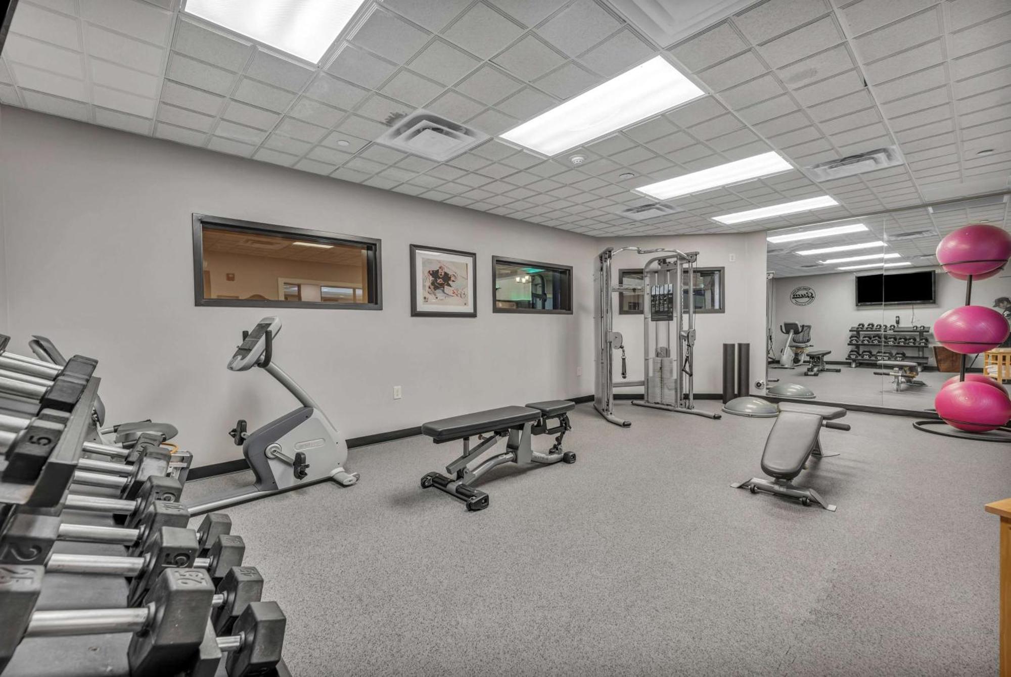 Wingate By Wyndham State Arena Raleigh/Cary Hotel Bagian luar foto