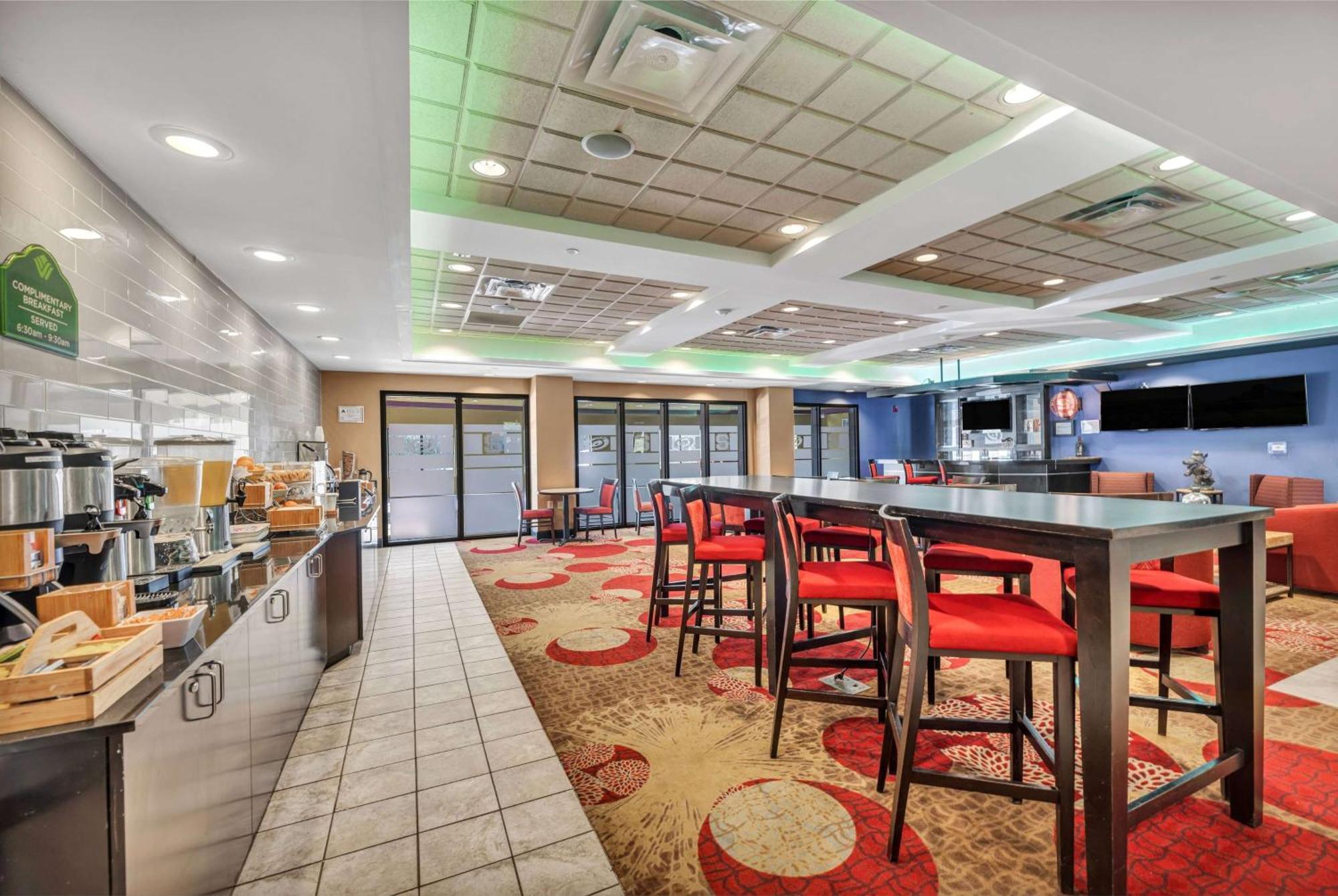 Wingate By Wyndham State Arena Raleigh/Cary Hotel Bagian luar foto