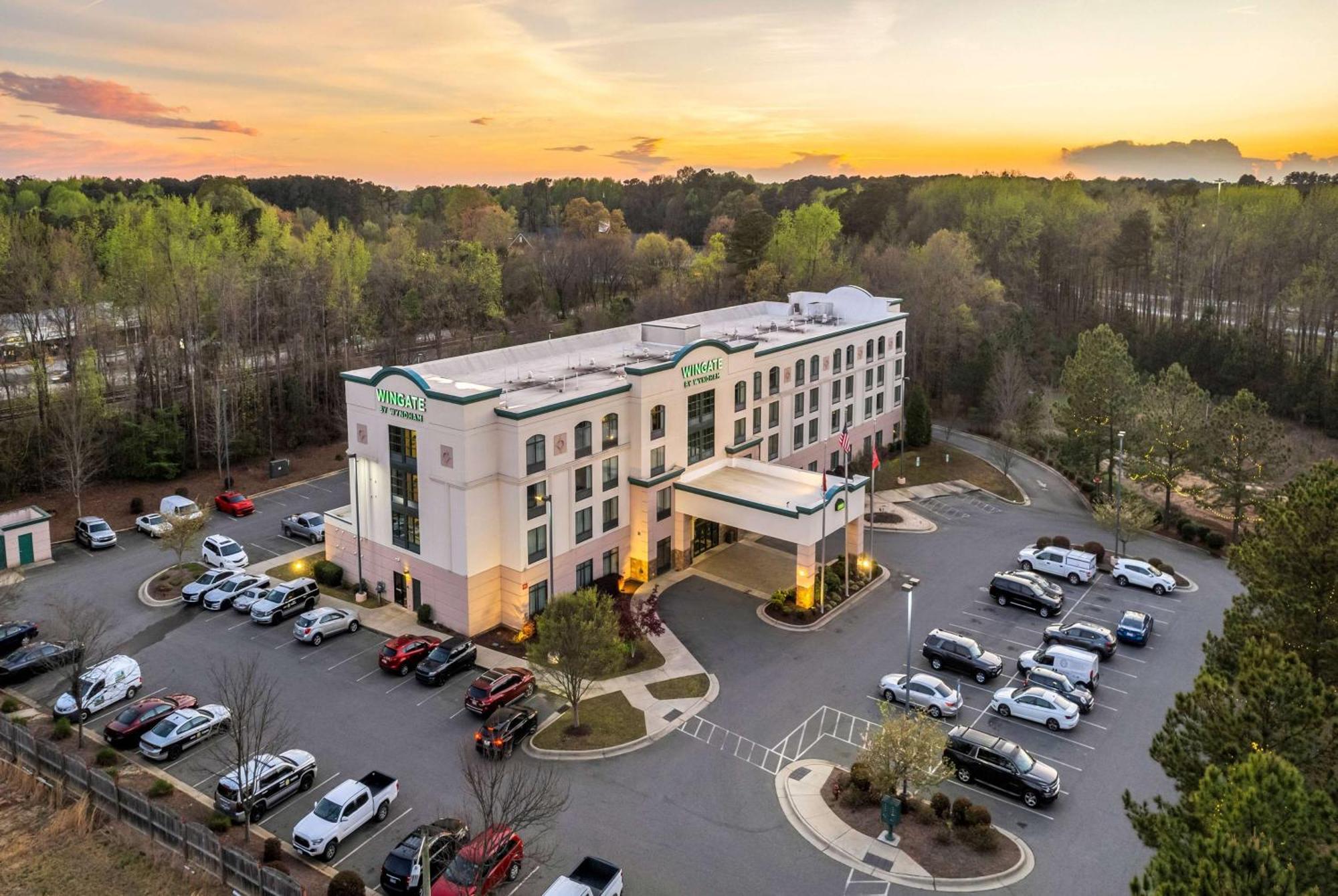 Wingate By Wyndham State Arena Raleigh/Cary Hotel Bagian luar foto
