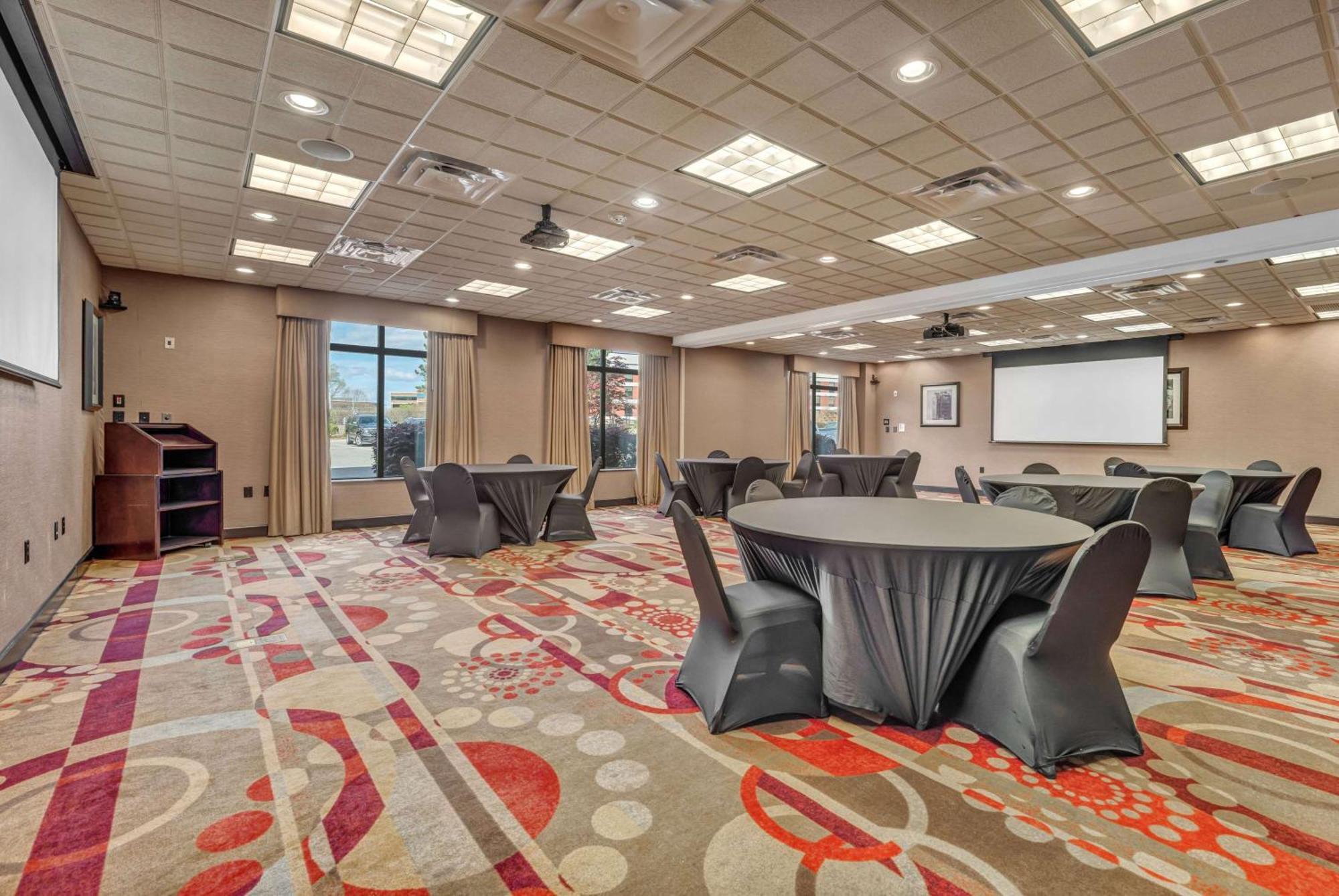 Wingate By Wyndham State Arena Raleigh/Cary Hotel Bagian luar foto