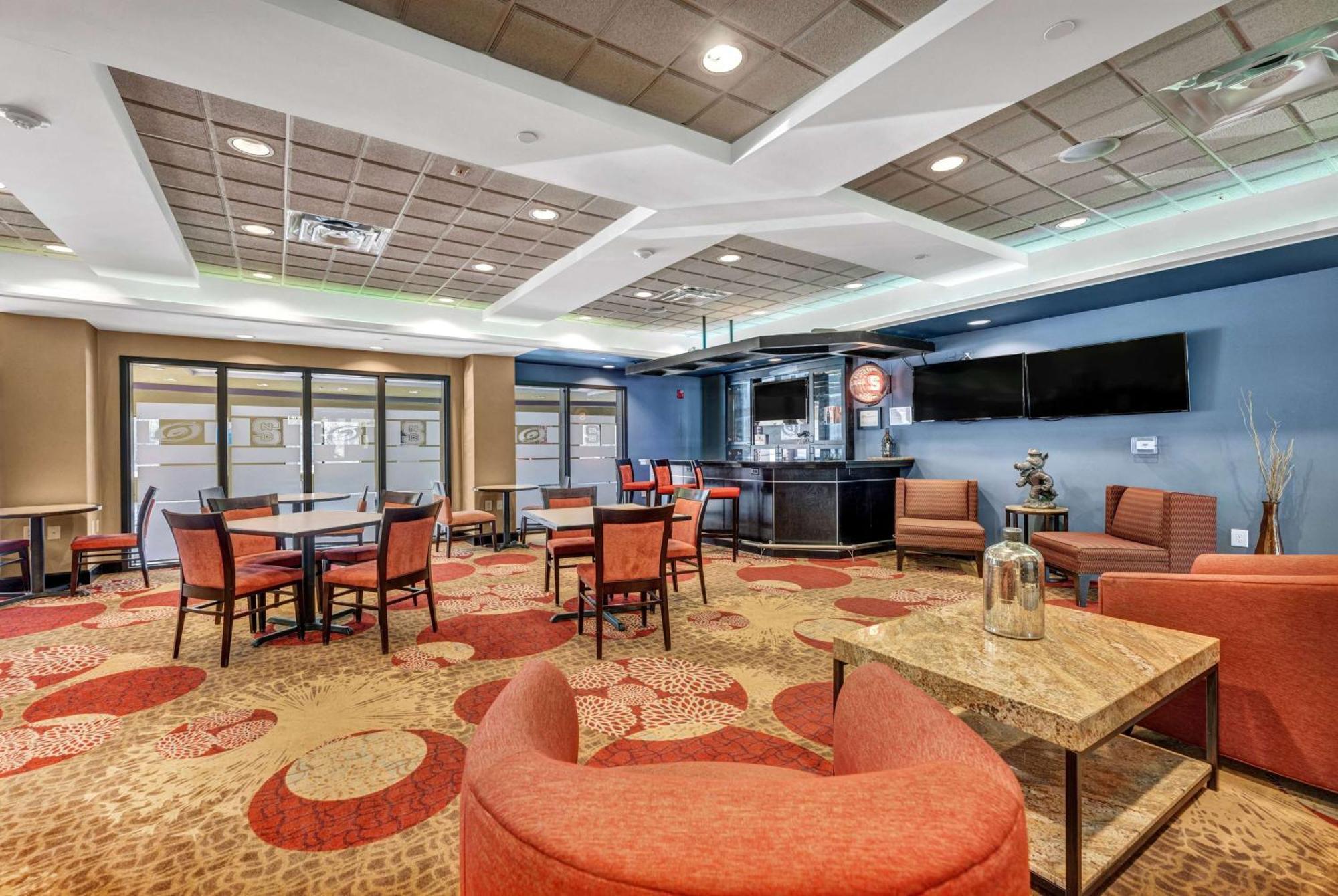 Wingate By Wyndham State Arena Raleigh/Cary Hotel Bagian luar foto